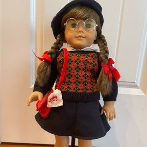 Pleasant Company Molly American Girl and clothes